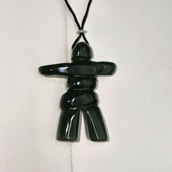 Vintage Jade Green Inukshuk Pendant Necklace On Black Cord HS223 - Picture 2 of 6